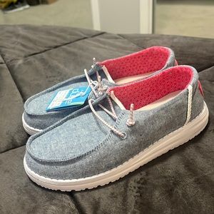 Girls size 3 Hey Dude shoes.